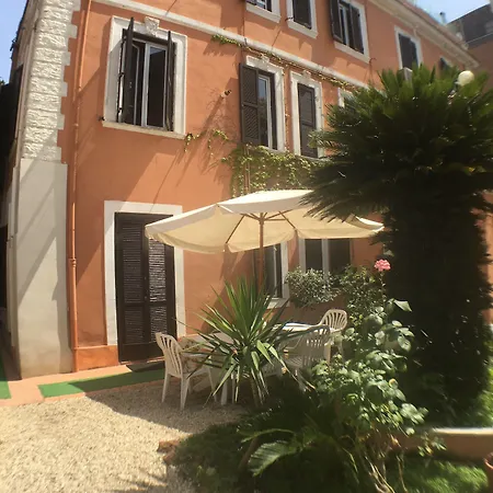Vatican Garden House בית הארחה רומא